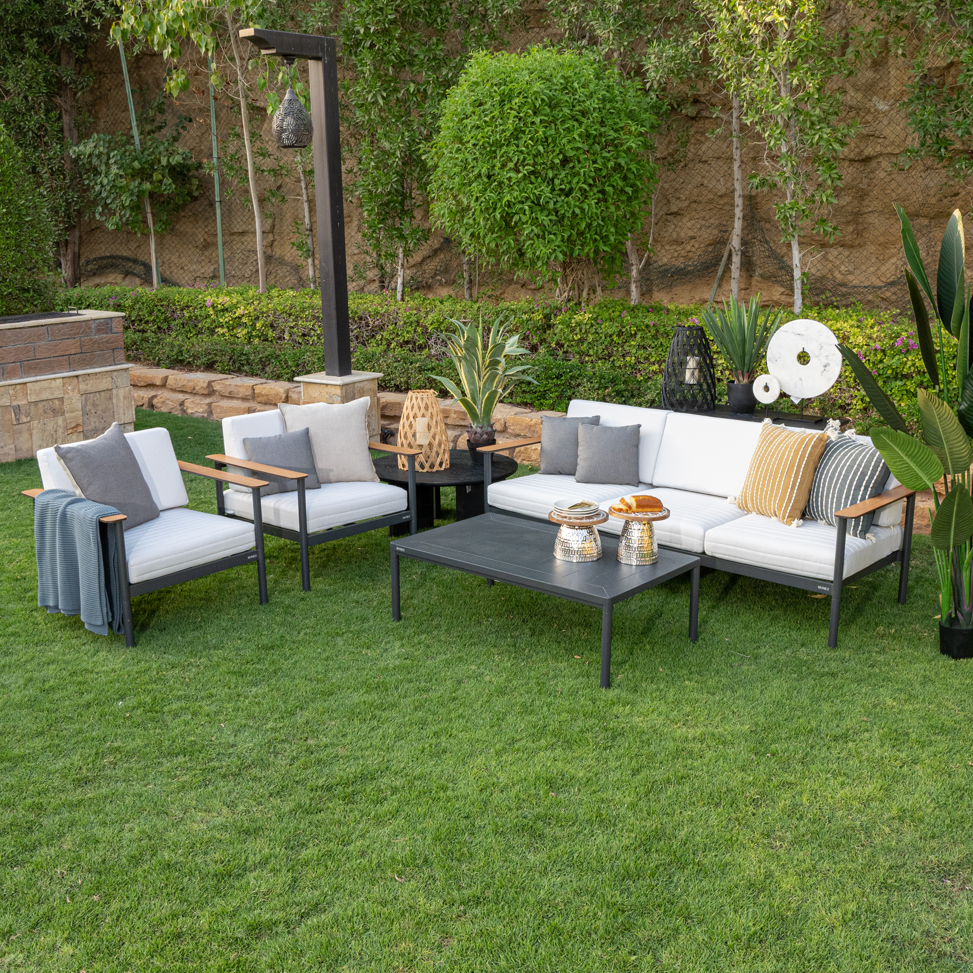 4 Piece Roga Sofa Set Two Singal Sofa , 3 Seater Sofa With Coffe Table Dark Gray
4 Piece Roga Sofa Set Two Singal Sofa , 3 Seater Sofa With Coffe Table Dark Gray
