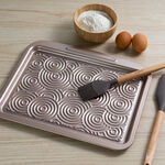 صينية خبز الكوكيز بسطح غير لاصق لون ذهبي من البرتو  image number 16