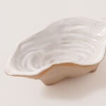 هومز صحن ديكور سيراميك بتصميم وردة، بيج 18.5*11.8*5.3 سم image number 2