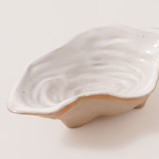 هومز صحن ديكور سيراميك بتصميم وردة، بيج 18.5*11.8*5.3 سم