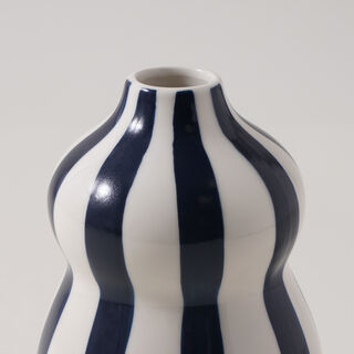 Homez Ceramic Blue And White Vase 11.7*11.7*18.2Cm