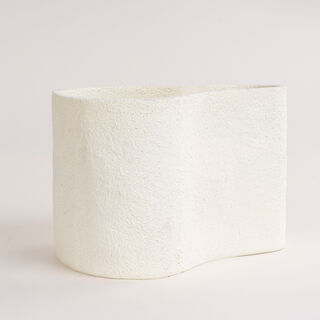Homez off white resin plant pot 26.5*20*17.8 cm