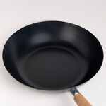 Alberto Non Stick Wok Pan With Wood Handle Round Shape Black image number 2