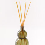 معطر زجاجي بعطر العود كاكي image number 2