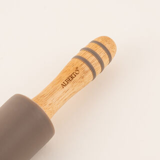 "Alberto silicone rolling pin with wooden handle, brown
