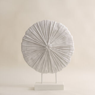 Homez Off White Resin Home Accent 46.5*12.5*58.7 Cm