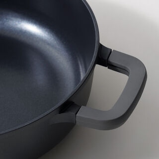 Berghoff aluminum two handle saute pan 28cm, black