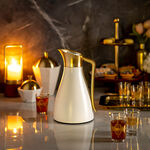 Dallaty steel vacuum flask white with matt golden handle 1L image number 4