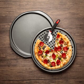 Betty crocker non stick pizza tray set 2 pieces 33cm with cutter