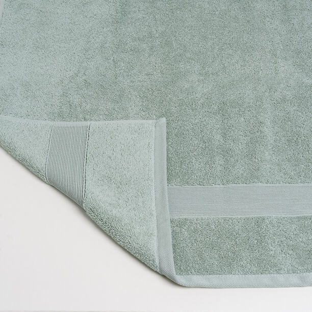 Bath Towel image number 1