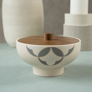 Dallaty off white porcelain date bowl with lid 14.3*14.3*10.2 cm