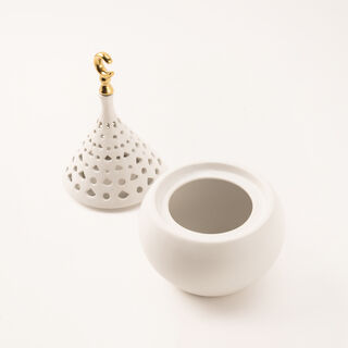 Homez ceramic white candle holder 14.8*14.8*25.5 cm