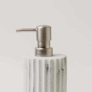 Homez polyresin lotion dispenser, white 7.6*4.5*20cm