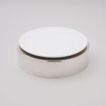 تشكيلة صدفة لاميسا طبق بورسلين مع حامل كيك معدني، 28.8 سم image number 1