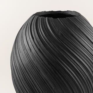 Homez Irene Planter Resin Black 45.3*45.3*51 Cm