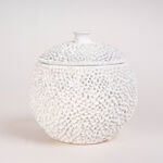 Homez off white resin decorative box 26*26*25 cm image number 0