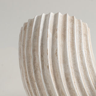 Homez resin ripple sculpture, off white 41.3*29.5*26.5cm