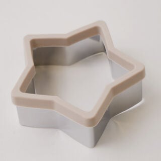 Alberto 4pcs stainless steel cookie cutter set, cream