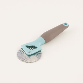 Alberto Wavy Pastry Cutter