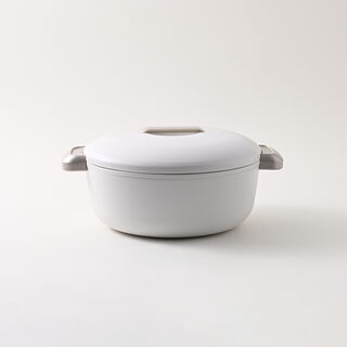 Enjoy white round insulated 2.3L baking dish