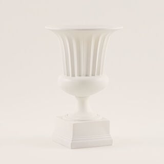 Sauve Planter Resin White 15.8x15.8x23.4cm