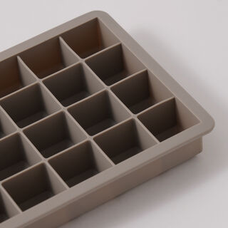 Alberto Grey Silicone Ice Cube Mold 24 Cubes With Cover 19.8*12.7*3Cm