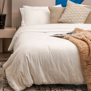 Boutique blanche embroidered 3pc comforter super king white 250*260 cm