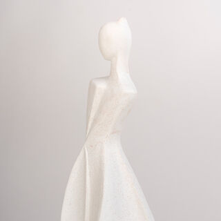Homez off white resin woman sculpture 11.6*9.2*31.5 cm
