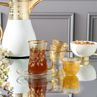 18 Piece Tea Set Gold Pattern