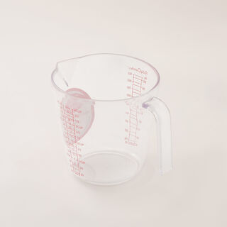Betty Crocker plastic measure cup 900ml, transparent