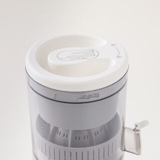 Alberto white rechargeable cordless juicer 11*11*23.7cm