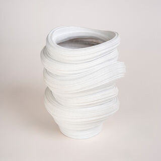 Off white resin ribbed vase 26.7*24.5*32.6 cm