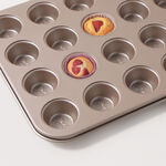 Alberto Muffin Pan Carbon Steel 24 Cups image number 4