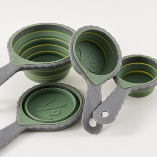 Alberto 4pcs silicone measuring cup set, multicolor