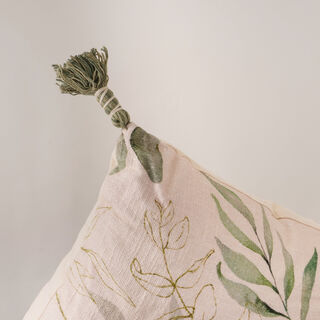 Cottage cotton cushion with leaf pattern 50*50cm, green