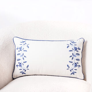 Boutique Blanche leaf cotton cushion 30*50cm
