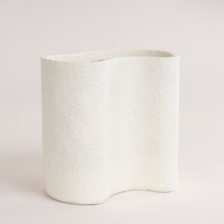 Homez off white resin plant pot 26.7*19*23.8 cm