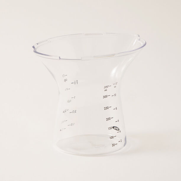 أوكسو عصارة بلاستيك للحمضيات مع كوب قياس 5.2"* 5.7"* 8.5" image number 5