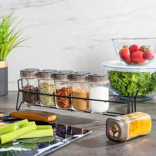 Alberto 6 Piece Glass Spice Jar Set With Plastic Lid And Metal Stand