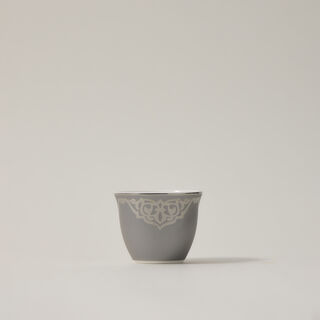 دلتي طقم أكواب شاي وفناجين قهوة سعودية زجاج وبورسلان رمادي 18 قطعة