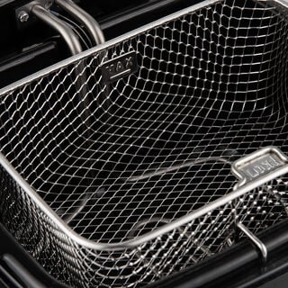 Plastic And Stainless Steel Deep Fryer 2.5L, Black