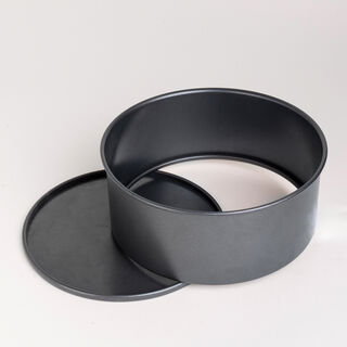Masterclass non stick round deep cake mold 23 cm