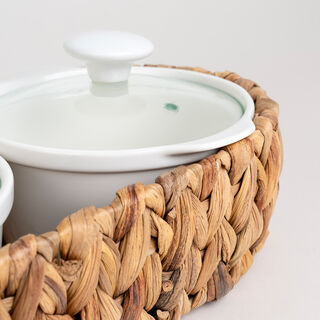Porcelain 3Pcs Round Casseroles With Lid And Rattan Basket