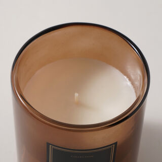 شمعة معطرة في برطمان زجاجي برائحة رمال العنبر