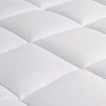 Boutique Blanche Microfibre Mattress Topper with Dacron Filling Super King 200*200 +8cm image number 2