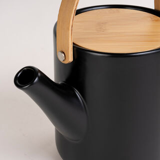 Dallaty black porcelain English tea pot and warmer