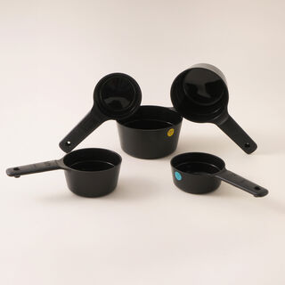 OXO 6pcs plastic measuring cups, black 3.5"* 5"* 9.76"