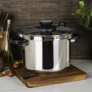 STAINLESS STEEL PRESSURE COOKER