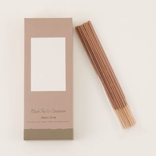 طقم فواحة معطرة أعواد مع حامل خشبي برائحة الشاي الأسود والهيل 20 قطعة