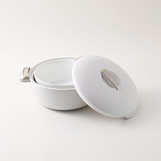 Enjoy white round insulated 2.3L baking dish